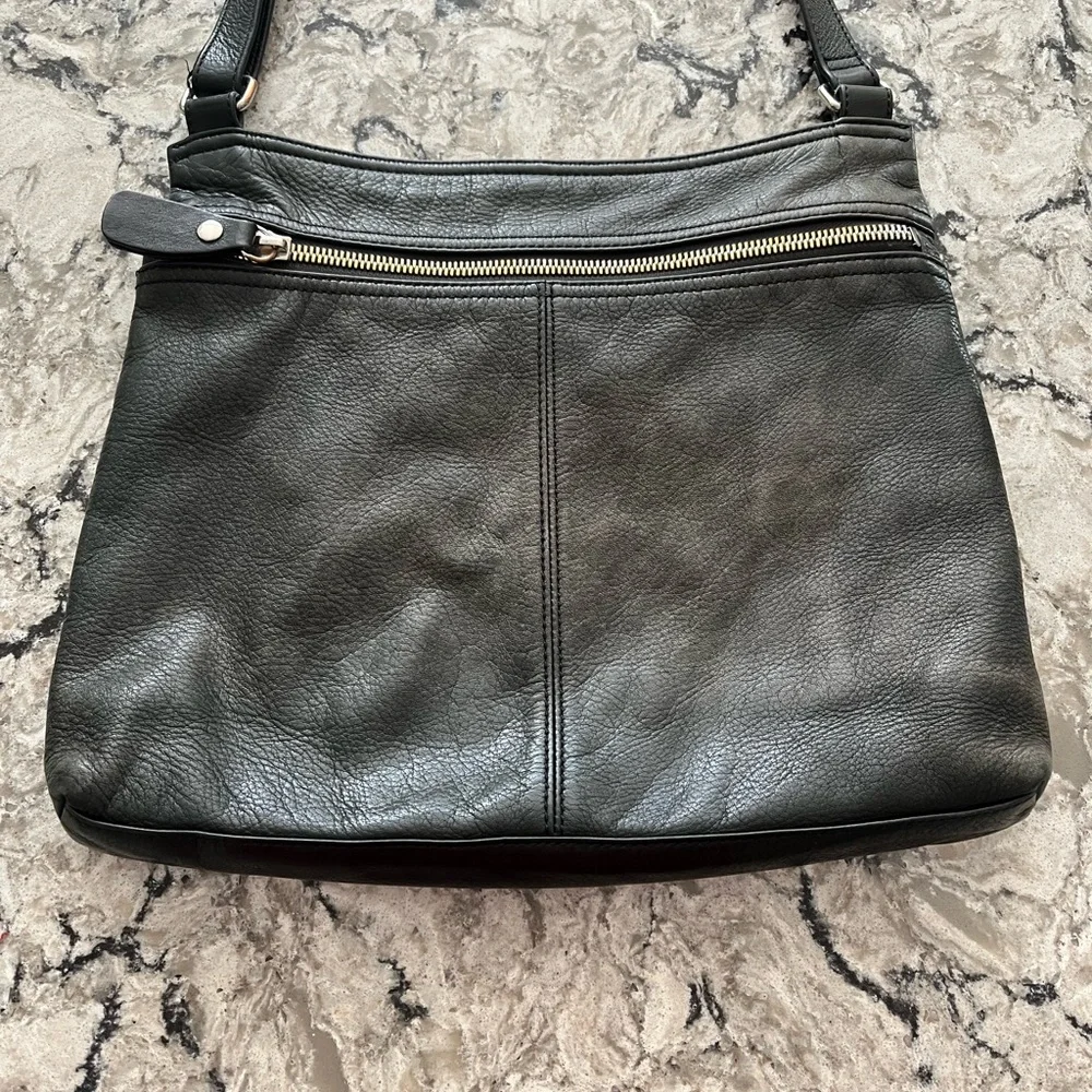 Margot genuine leather crossbody distressed black bag. Adjustable strap. - Picture 2 of 7